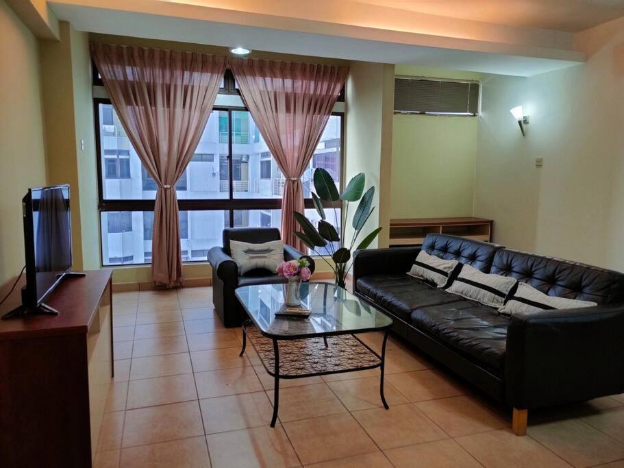 Pangsapuri Pavilion Fahrenheit 88 Bukit Bintang 3 Bedrooms *